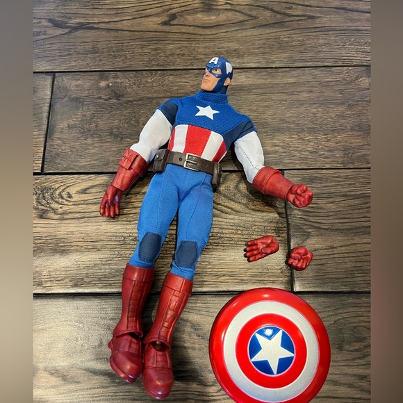 Disney Marvel Ultimate Series Captain America Exclusive Action Figure - Picture 2 of 8